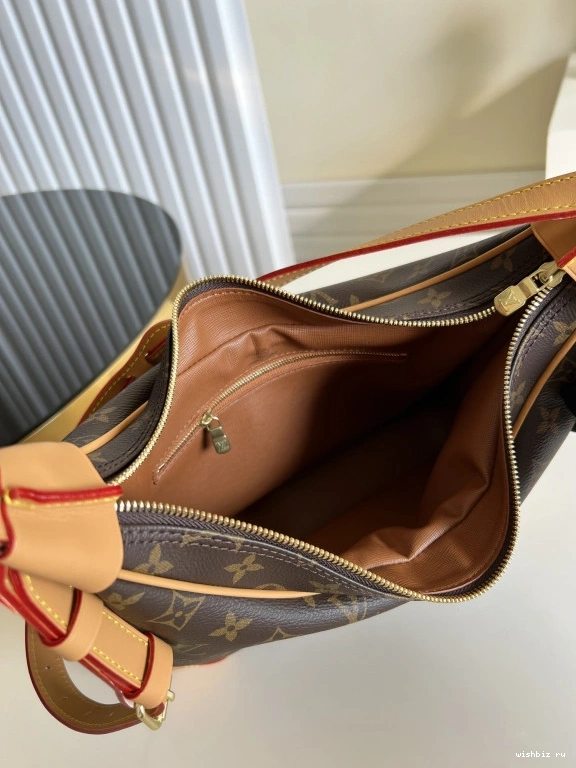 WIS BOULOGNE LOUIS VUITTON 1101